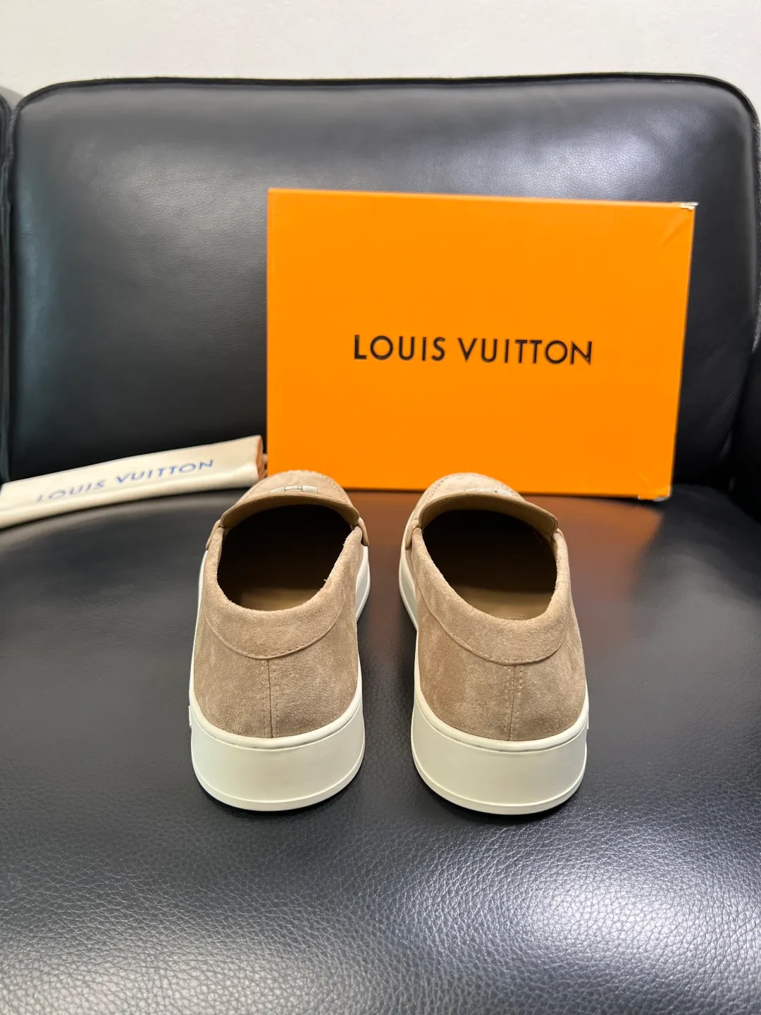 Men's shoes 💰740 Lv high quality top crafts Louis Vuitton, sports sneakers counter synchronization, uppers imported from Italy, high-quality splicing colorful complex crafts, imported mesh pads soft and comfortable, soles: original soles specially provided by the original factory, T men's shoes 💰U exclusive movable molded soles super comfortable, original factory single goods, code number 38-44 (customized 45)